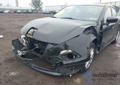 2016 Mazda Mazda3 I Sport z USA, uszkodzony, nr VIN JM1BM1U71G1334522